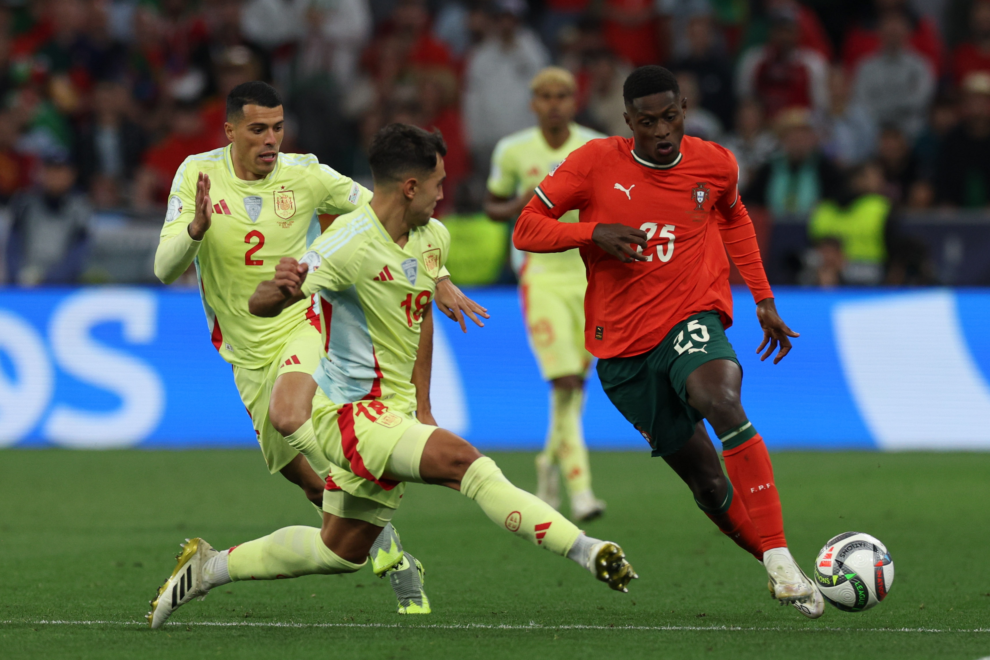 关于葡萄牙队在连续几场比赛中大获全胜，实力强劲的信息