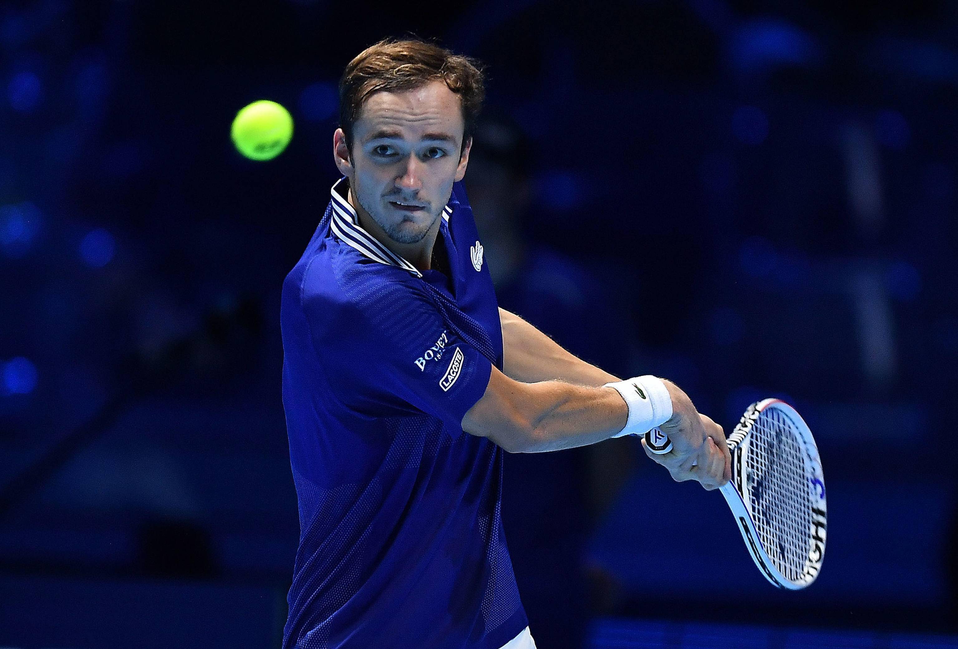 华体会下载-美国网球队横扫日本网球队，梅德韦杰夫绝境逆转的简单介绍